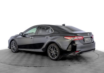 Подержанный автомобиль Toyota Camry Sedan 2022 года (7 фото)