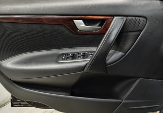 Подержанный автомобиль Volvo S60 2007 года (14 фото)