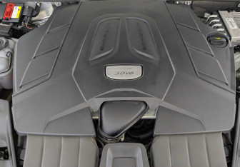 Подержанный автомобиль Porsche Cayenne 2020 года (9 фото)