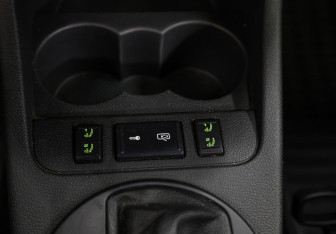 Подержанный автомобиль Skoda Fabia Hatchback 2010 года (18 фото)