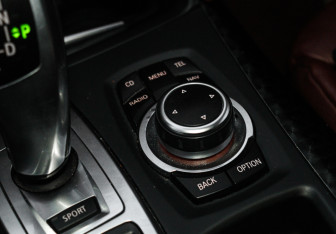 Подержанный автомобиль BMW X6 2010 года (22 фото)