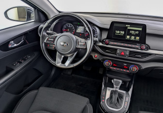 Подержанный автомобиль Kia Cerato Sedan 2021 года (29 фото)