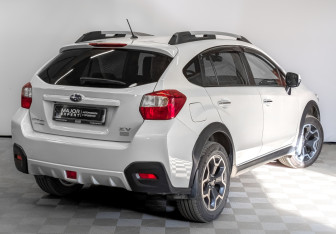 Подержанный автомобиль Subaru XV 2014 года (5 фото)