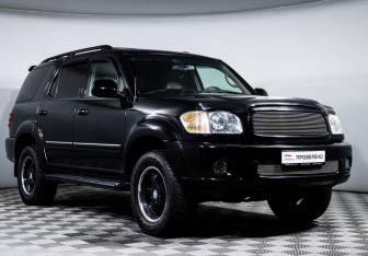 Подержанный автомобиль Toyota Sequoia 2004 года (3 фото)
