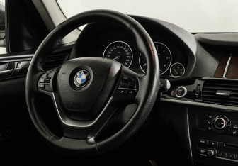 Подержанный автомобиль BMW X3 2017 года (15 фото)