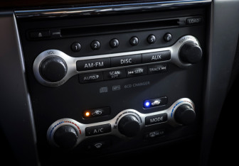 Подержанный автомобиль Nissan Teana 2010 года (18 фото)