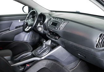 Подержанный автомобиль Kia Sportage 2012 года (10 фото)