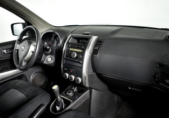 Подержанный автомобиль Nissan X-Trail 2012 года (7 фото)