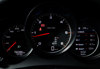 Подержанный автомобиль Porsche Cayenne 2017 года (11 фото)