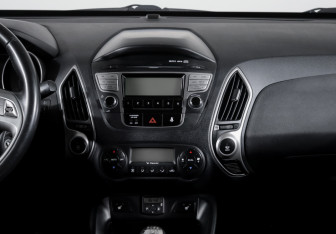 Подержанный автомобиль Hyundai ix35 2010 года (13 фото)