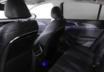 Подержанный автомобиль Hongqi H5 2024 года (12 фото)