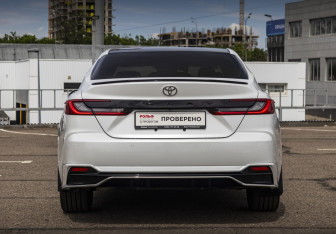 Подержанный автомобиль Toyota Camry Sedan 2024 года (6 фото)