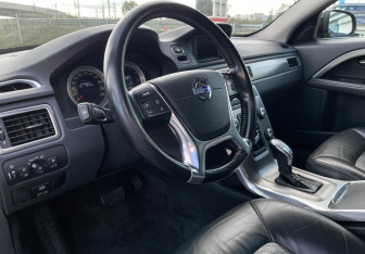 Подержанный автомобиль Volvo S80 2013 года (13 фото)