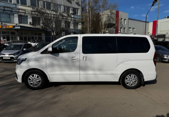 Подержанный автомобиль Hyundai H-1 2020 года (5 фото)