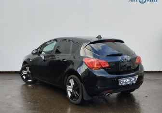 Подержанный автомобиль Opel Astra Hatchback 2010 года (6 фото)