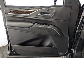 Подержанный автомобиль Cadillac Escalade Suv 2023 года (19 фото)