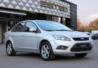 Подержанный автомобиль Ford Focus Sedan 2011 года (3 фото)