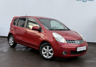 Подержанный автомобиль Nissan Note 2008 года (3 фото)