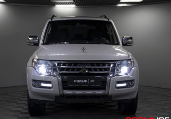 Подержанный автомобиль Mitsubishi Pajero 2021 года (21 фото)