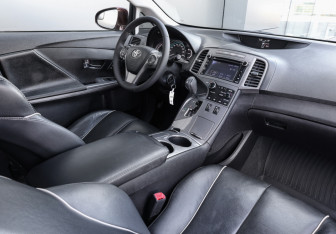 Подержанный автомобиль Toyota Venza 2013 года (9 фото)