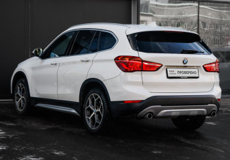 Подержанный автомобиль BMW X1 2019 года (7 фото)