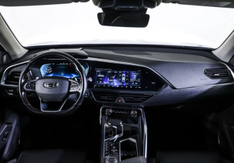 Подержанный автомобиль Geely Tugella 2022 года (17 фото)