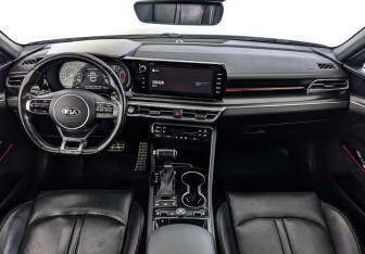 Подержанный автомобиль Kia K5 2021 года (14 фото)