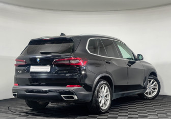 Подержанный автомобиль BMW X5 2020 года (2 фото)