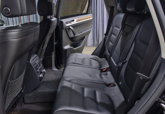 Подержанный автомобиль Volkswagen Touareg 2015 года (12 фото)