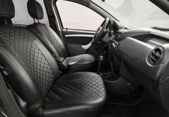 Подержанный автомобиль Nissan Terrano 2016 года (9 фото)