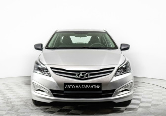 Подержанный автомобиль Hyundai Solaris Sedan 2015 года (2 фото)