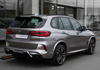 Подержанный автомобиль BMW X5 M 2020 года (5 фото)