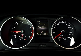 Подержанный автомобиль Volkswagen Tiguan 2021 года (13 фото)