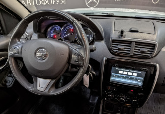 Подержанный автомобиль Nissan Terrano 2021 года (25 фото)