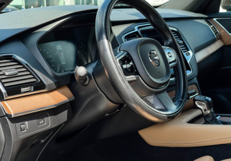 Подержанный автомобиль Volvo XC90 2017 года (13 фото)
