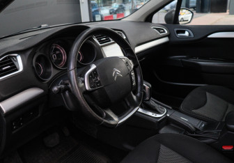 Подержанный автомобиль Citroen C4 Sedan 2016 года (12 фото)