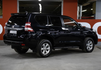 Подержанный автомобиль Toyota Land Cruiser Prado 2017 года (5 фото)