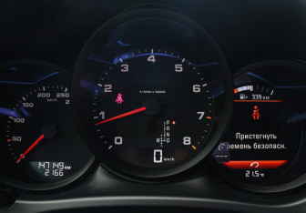 Подержанный автомобиль Porsche Macan 2018 года (18 фото)