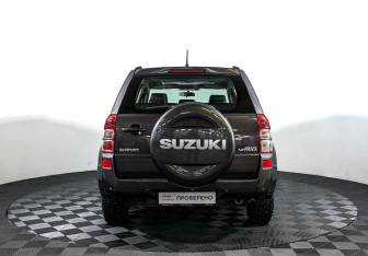 Подержанный автомобиль Suzuki Grand Vitara 2008 года (6 фото)