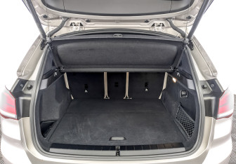 Подержанный автомобиль BMW X1 2022 года (10 фото)