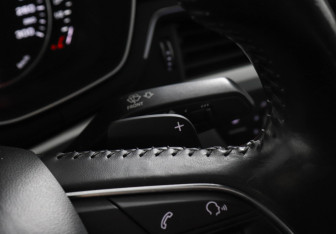 Подержанный автомобиль Audi A4 Sedan 2017 года (15 фото)