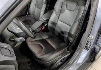 Подержанный автомобиль Volvo V40 Hatchback 2019 года (20 фото)