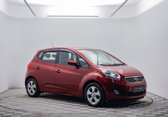 Подержанный автомобиль Kia Venga 2011 года (3 фото)