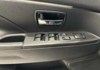 Подержанный автомобиль Mitsubishi ASX 2010 года (18 фото)