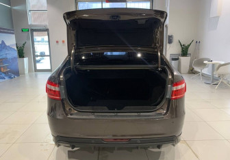 Подержанный автомобиль LADA (ВАЗ) Vesta Sedan 2021 года (7 фото)