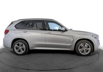 Подержанный автомобиль BMW X5 2014 года (4 фото)