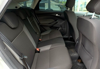 Подержанный автомобиль Ford Focus Hatchback 2012 года (21 фото)