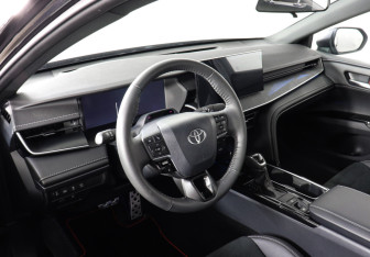 Подержанный автомобиль Toyota Camry Sedan 2025 года (9 фото)