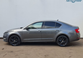 Подержанный автомобиль Skoda Octavia Liftback 2018 года (8 фото)