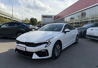 Новый Kia K5 2026 (2 фото)